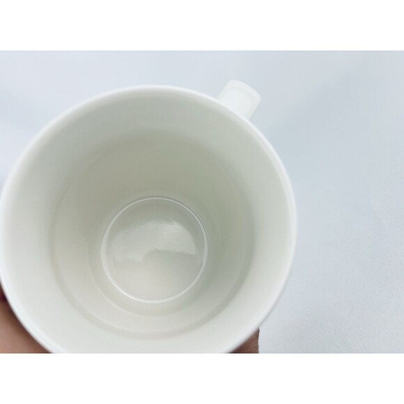 Starbucks 2020 Christmas Holiday Coffee Mug/Cup 12 oz. White Red Holly Berries - Picture 5 of 8